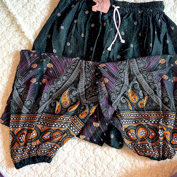 Harem pants/ green with peacock type design/ elastic waist/ NWT - Picture 3 of 5